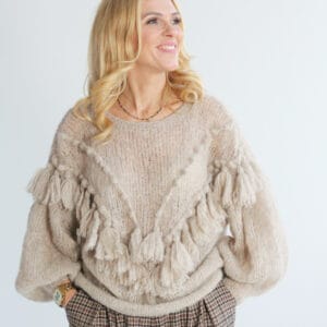 Sweter z frędzlami handmade